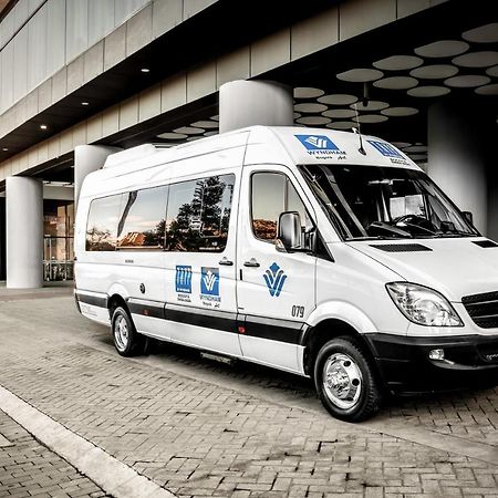 Wyndham Bogota Hotel Ngoại thất bức ảnh Mercedes-Benz Sprinter