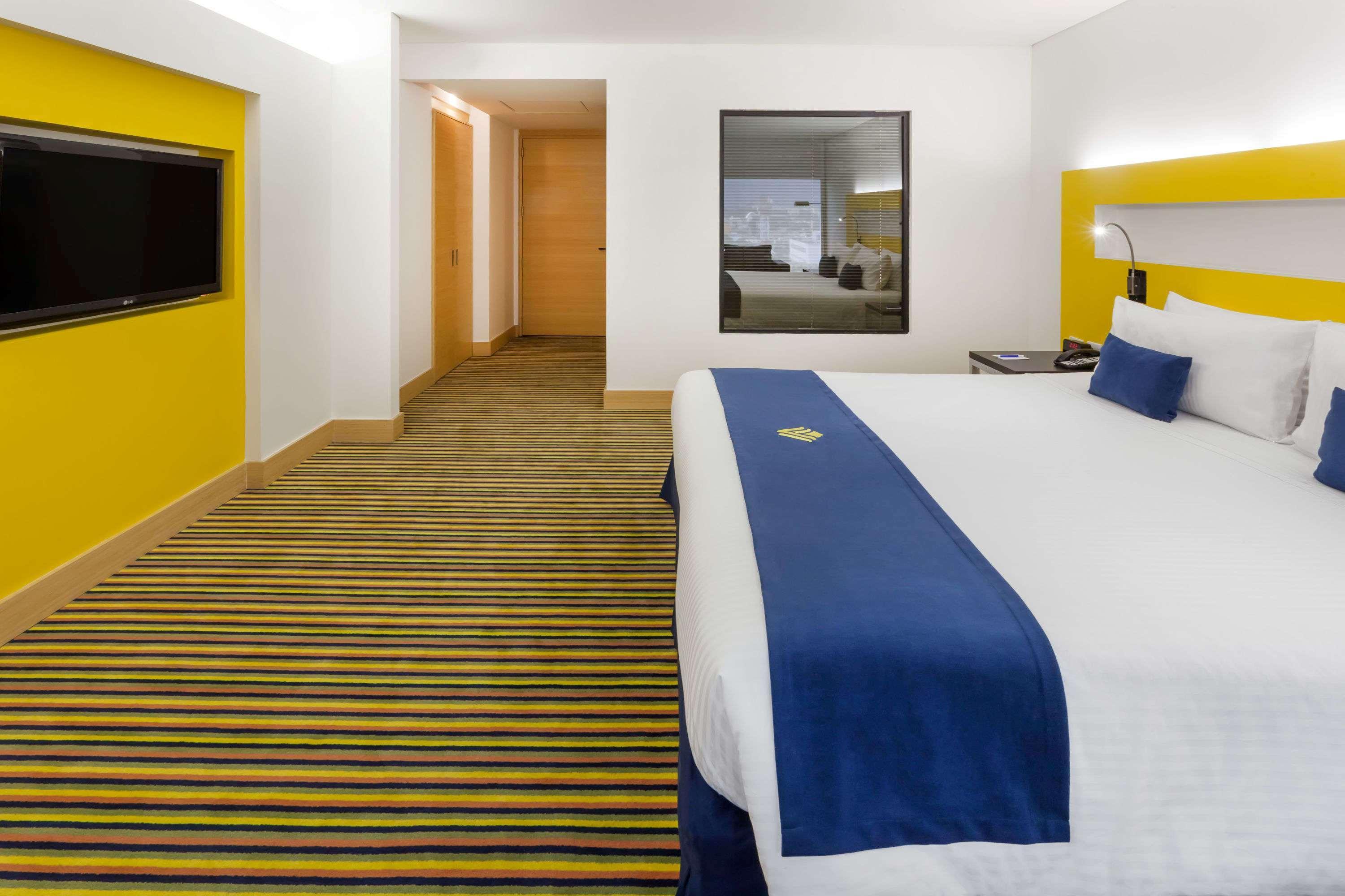 Wyndham Bogota Hotel Ngoại thất bức ảnh A room at the hotel