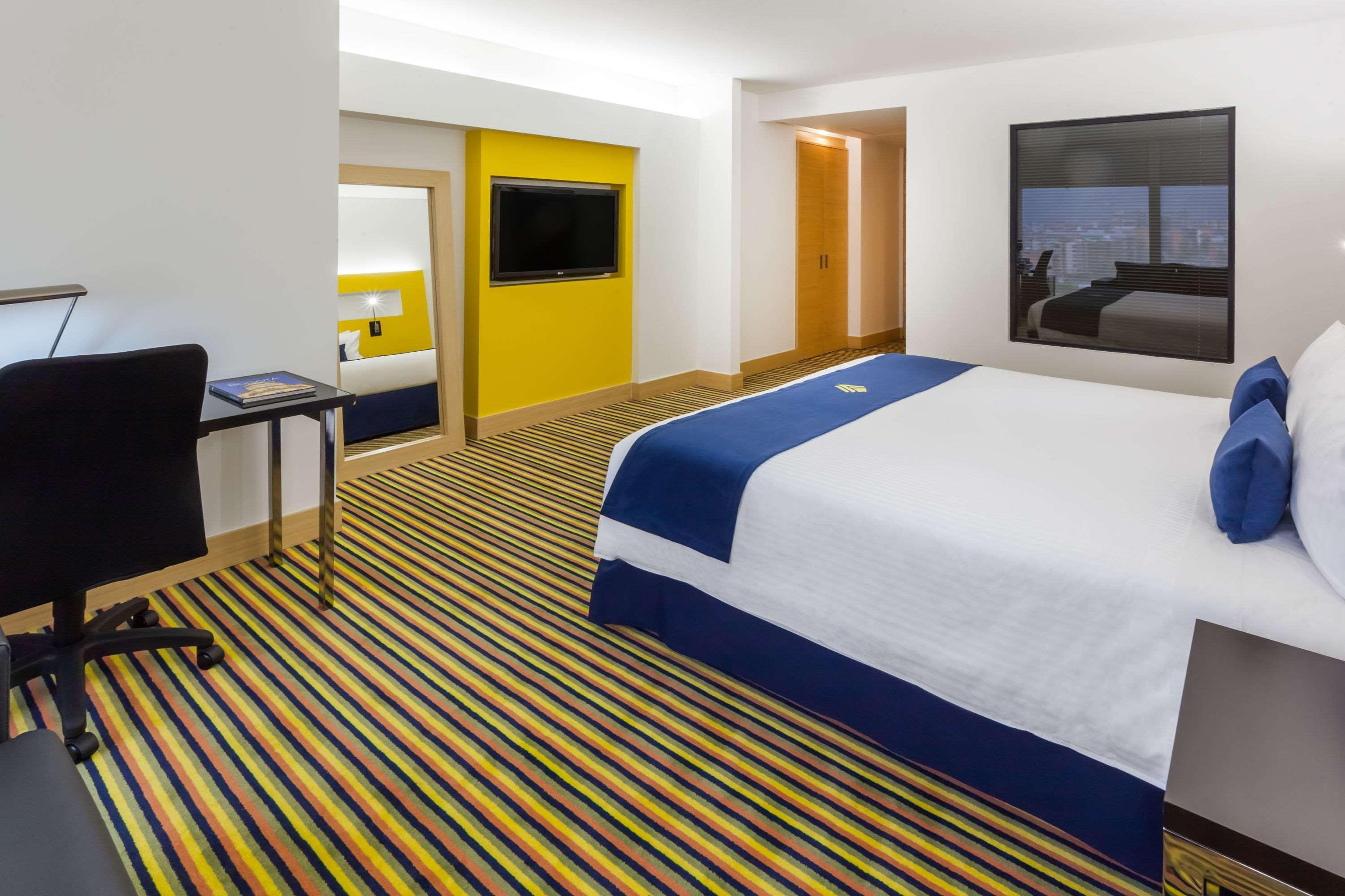 Wyndham Bogota Hotel Ngoại thất bức ảnh A room at the hotel