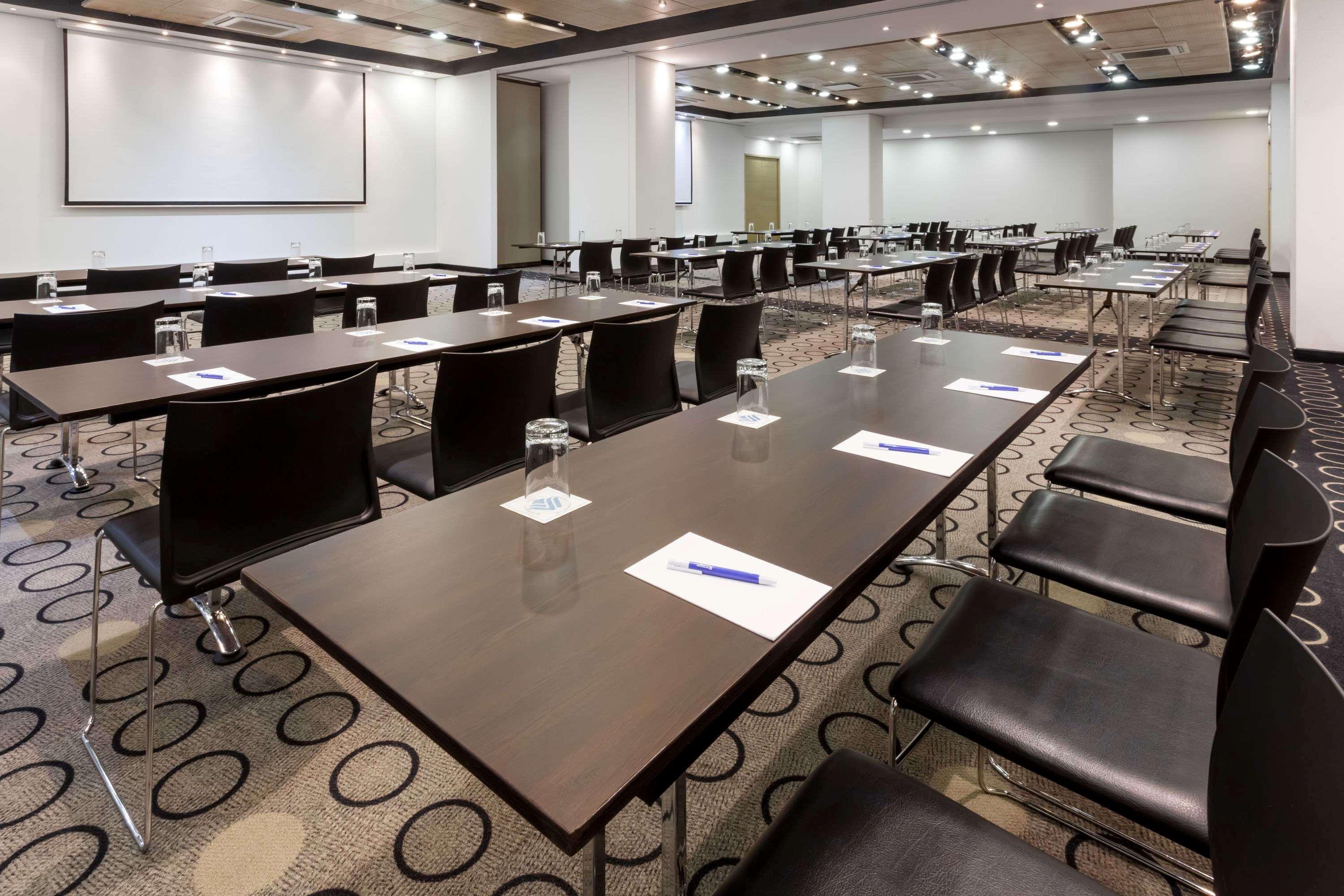 Wyndham Bogota Hotel Ngoại thất bức ảnh Meeting room