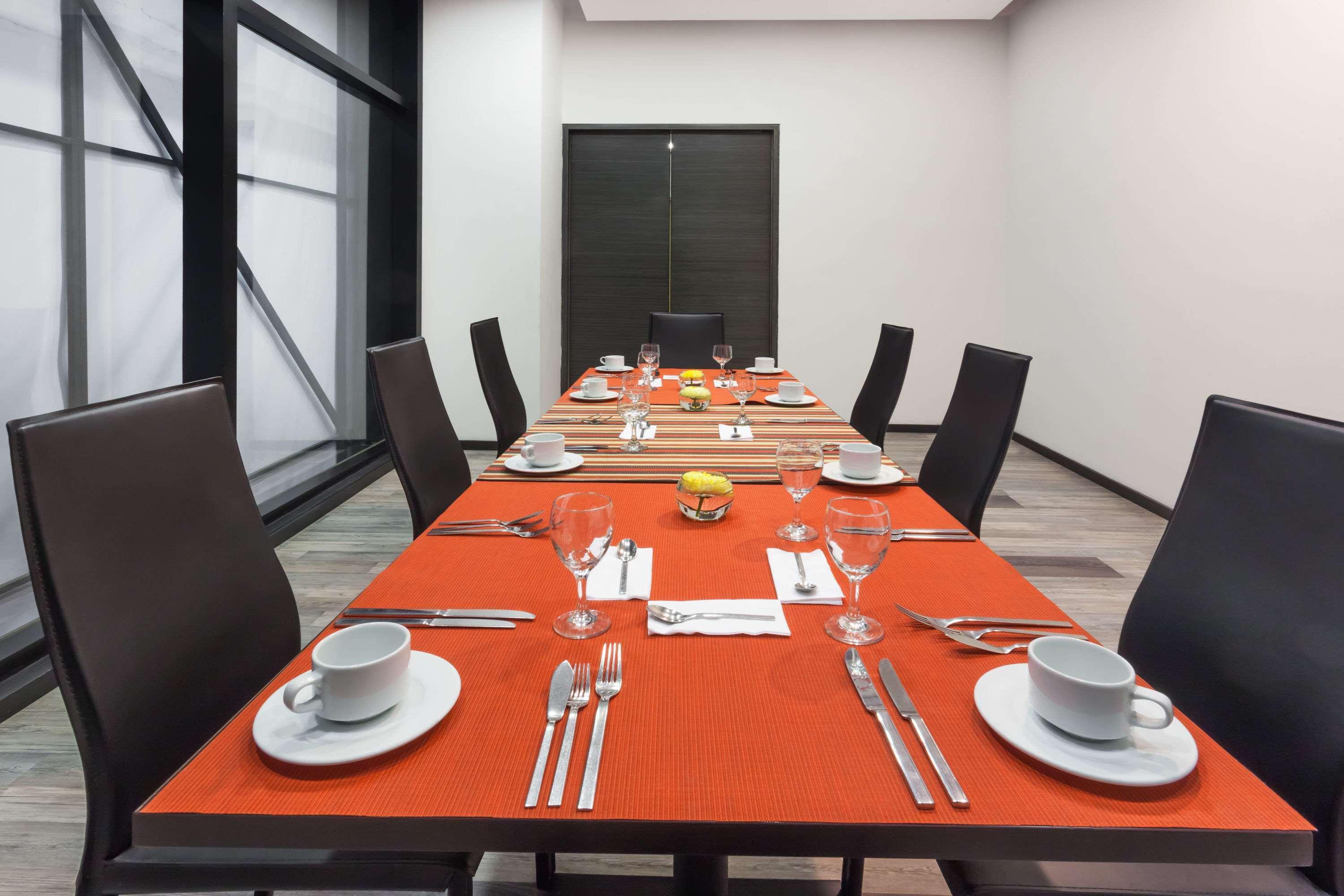 Wyndham Bogota Hotel Ngoại thất bức ảnh A table set for a meal