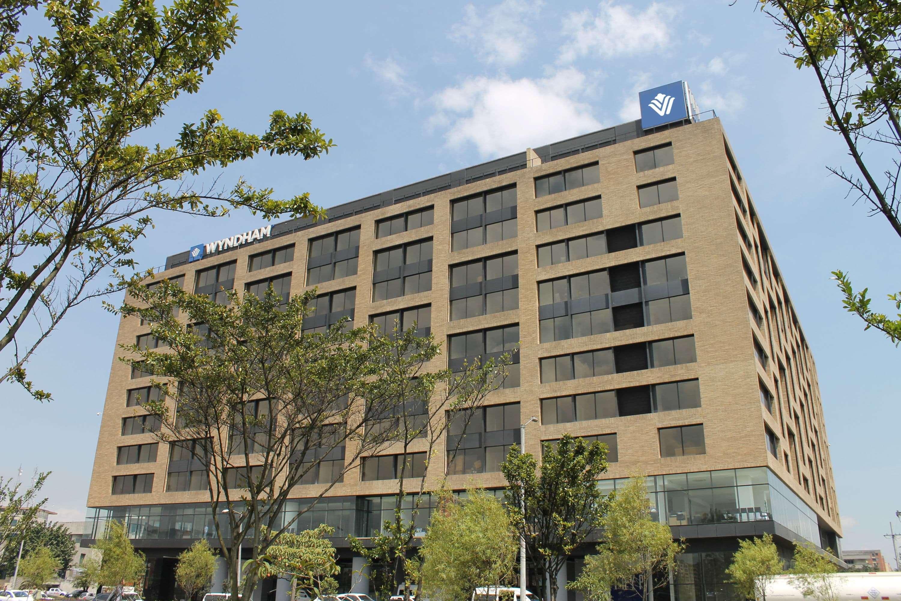 Wyndham Bogota Hotel Ngoại thất bức ảnh Hanwha Life Insurance