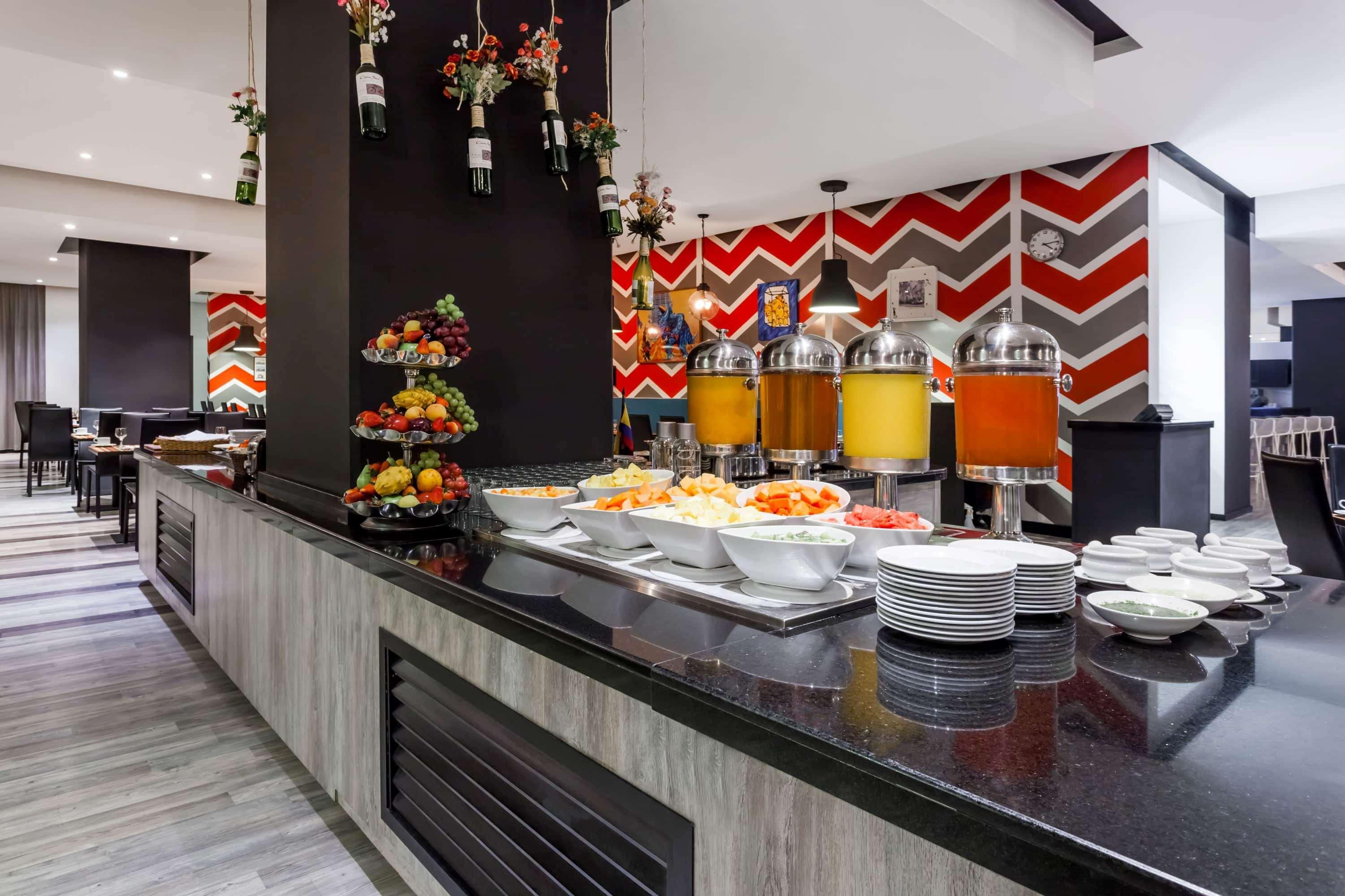 Wyndham Bogota Hotel Ngoại thất bức ảnh The buffet at the hotel
