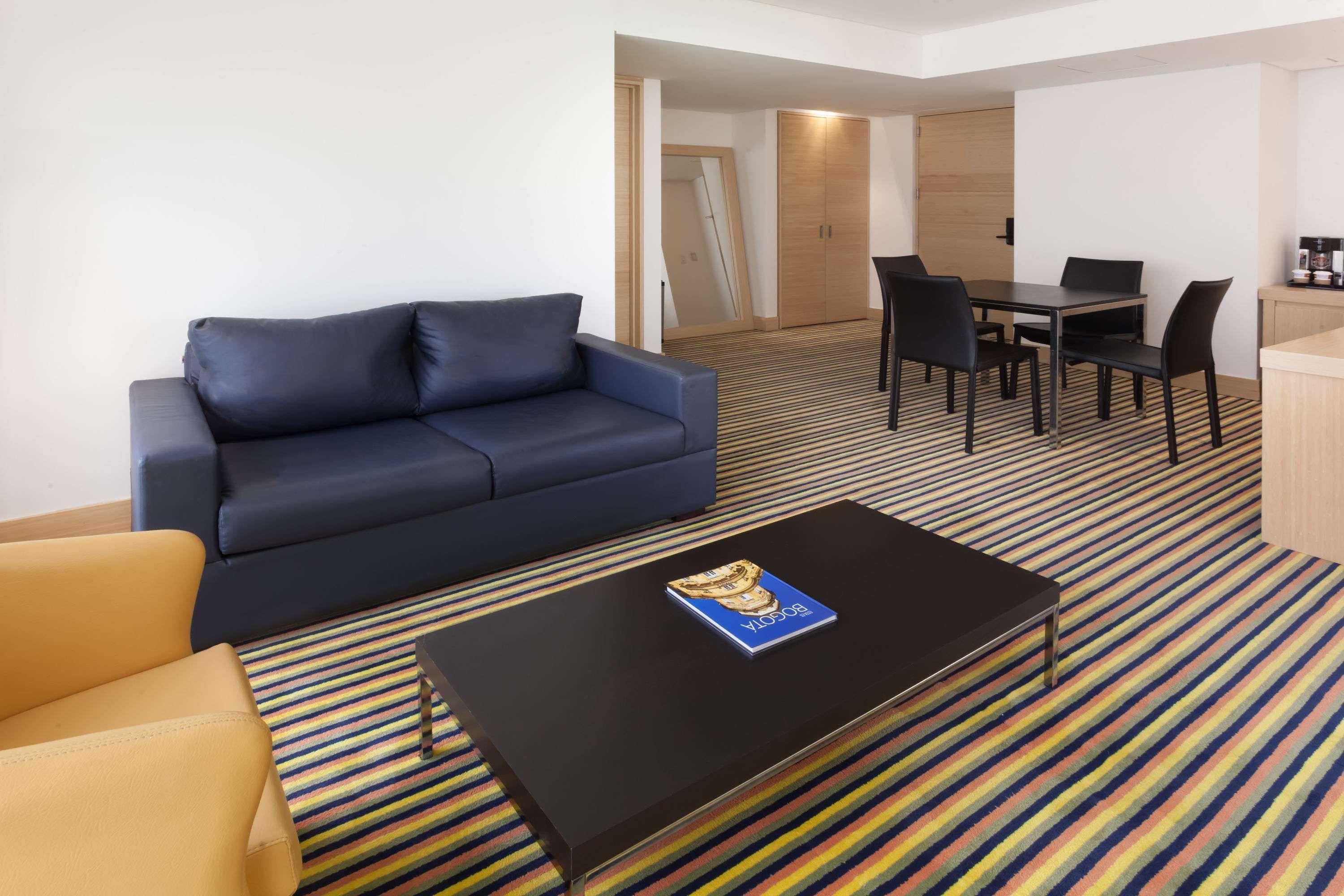 Wyndham Bogota Hotel Ngoại thất bức ảnh A suite at the hotel