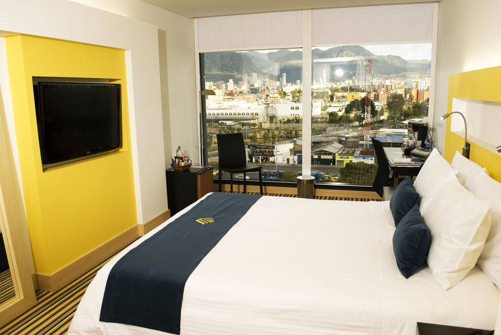 Wyndham Bogota Hotel Ngoại thất bức ảnh A room at the hotel